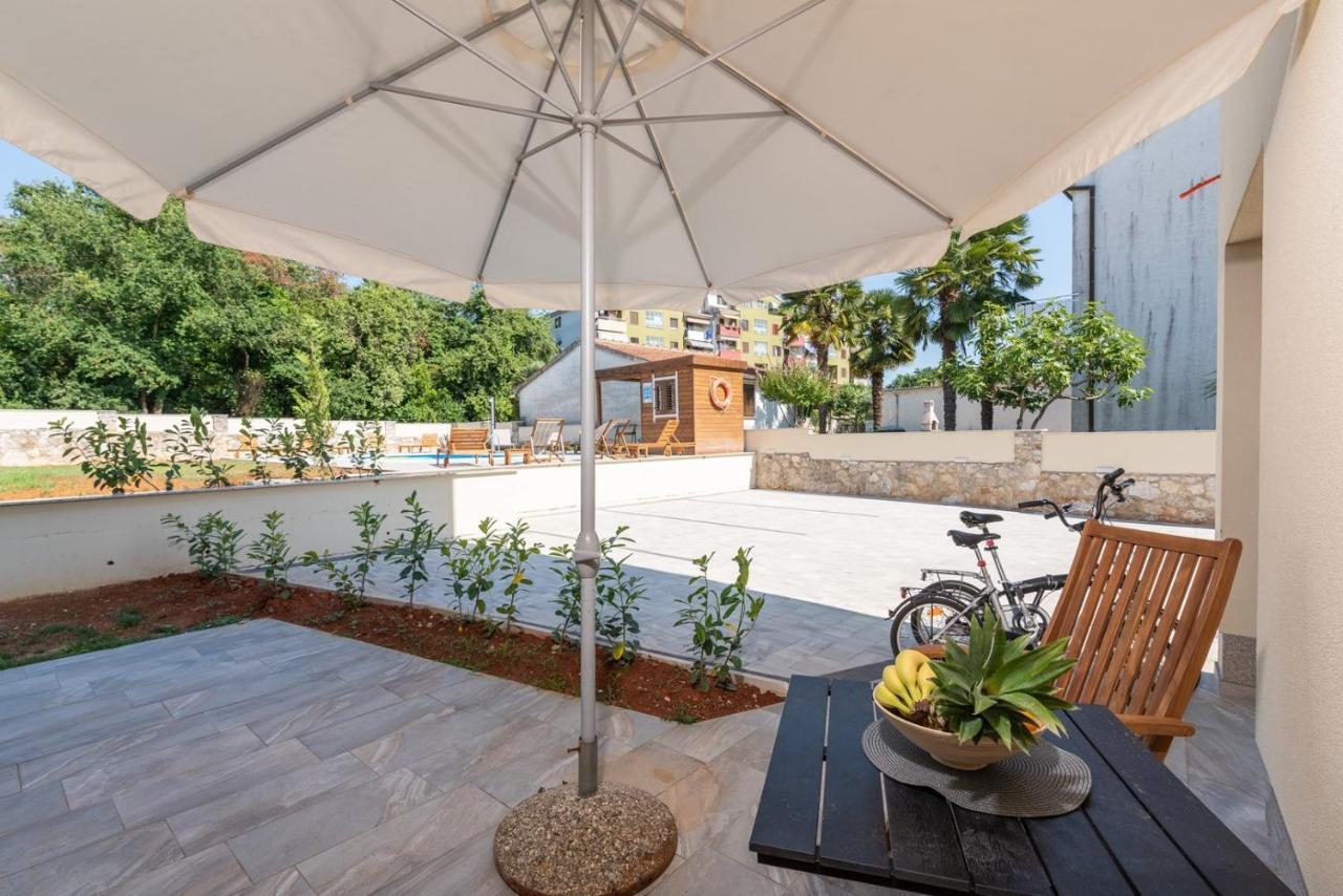 App Sandro With Common Pool Porec Exterior photo
