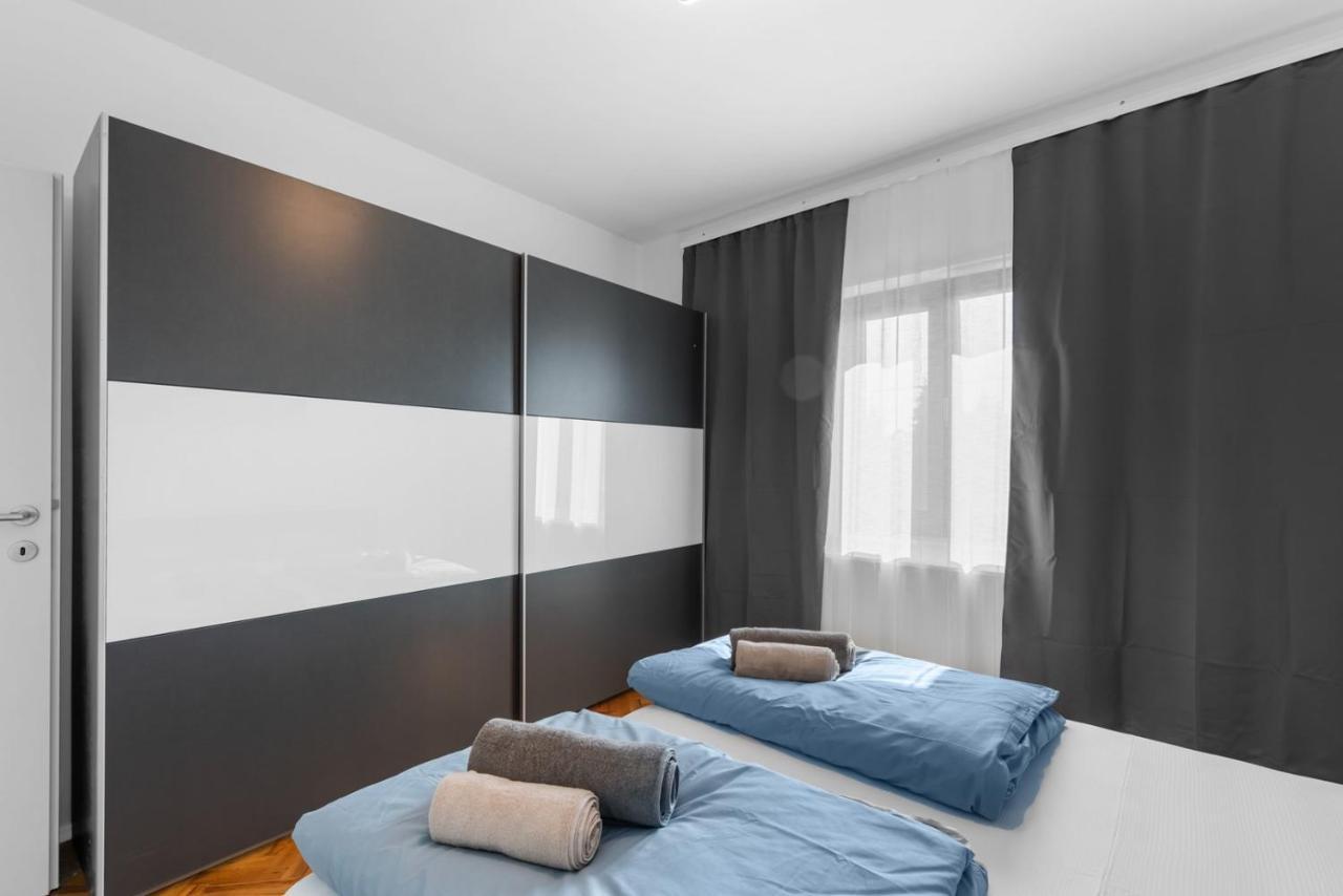 App Sandro With Common Pool Porec Exterior photo
